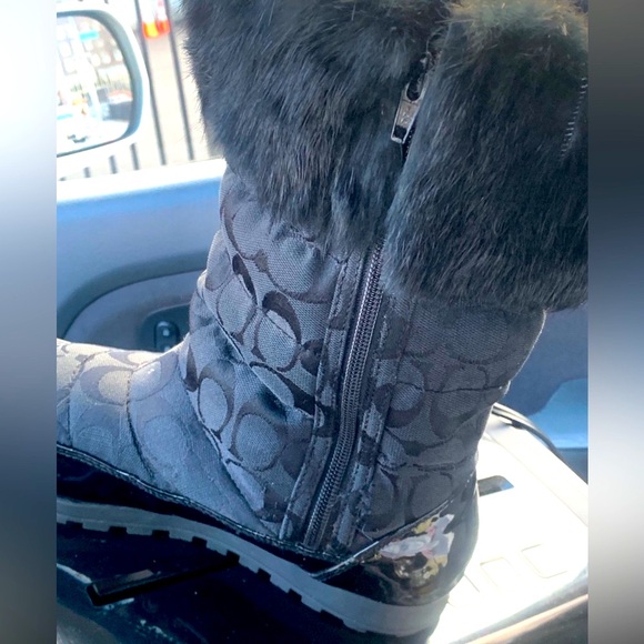 Coach Womens Black Signature Logo Print Joyous Fur Cuff Winter Boots size 7b - Picture 2 of 7